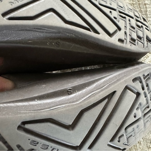 TELIC Foam Walking Flip Flops - Picture 2 of 5